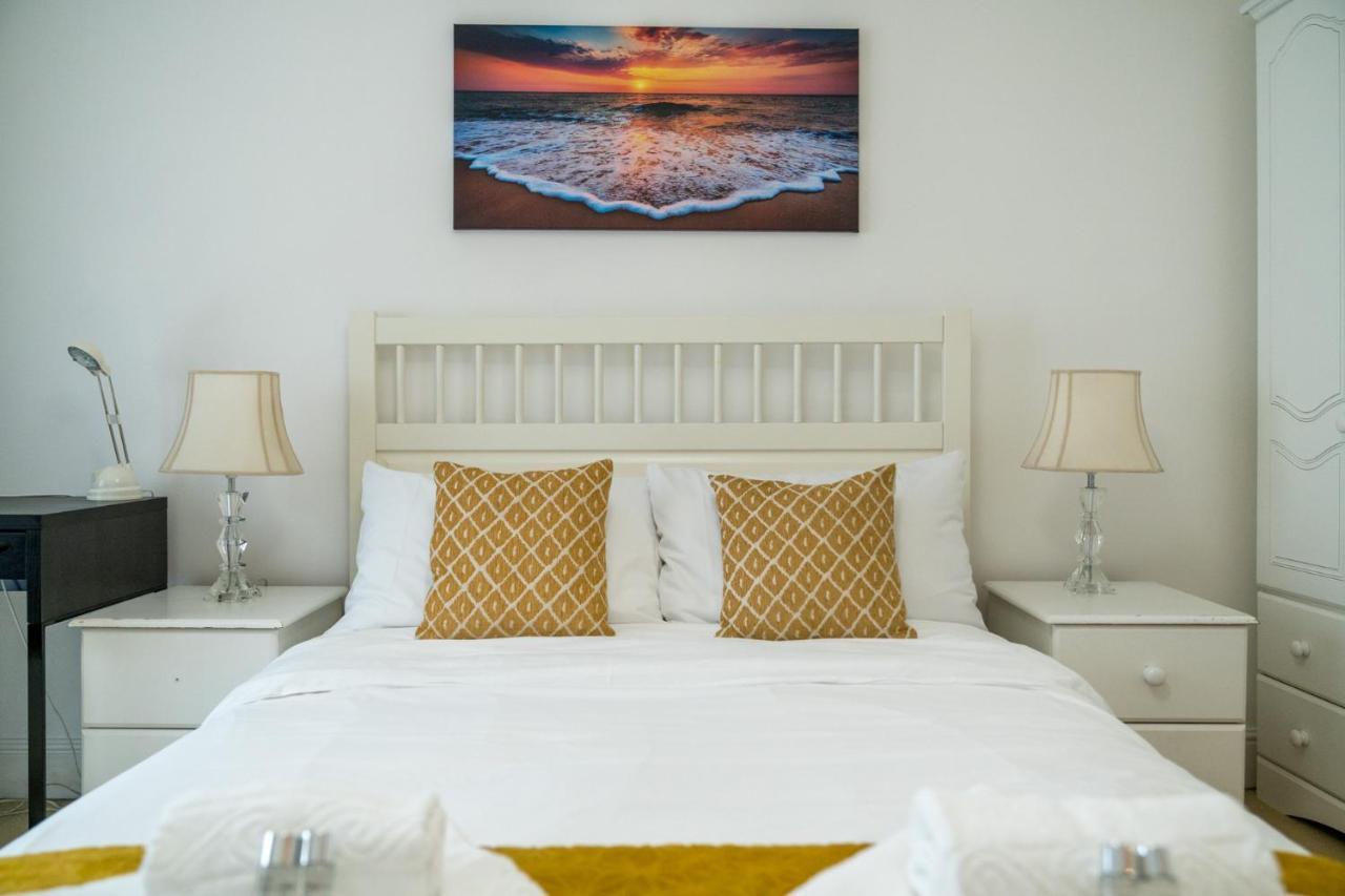 Crossharbour Canary Wharf 2 Bed Duplex Apartment London Bagian luar foto