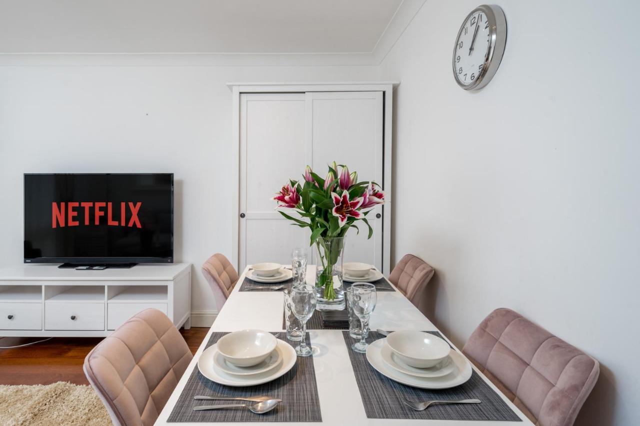 Crossharbour Canary Wharf 2 Bed Duplex Apartment London Bagian luar foto